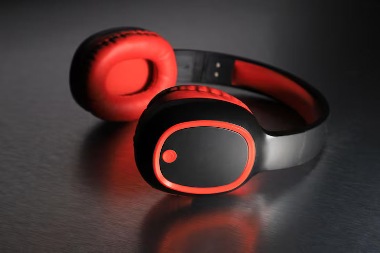Aura wireless noise-cancelling headphone